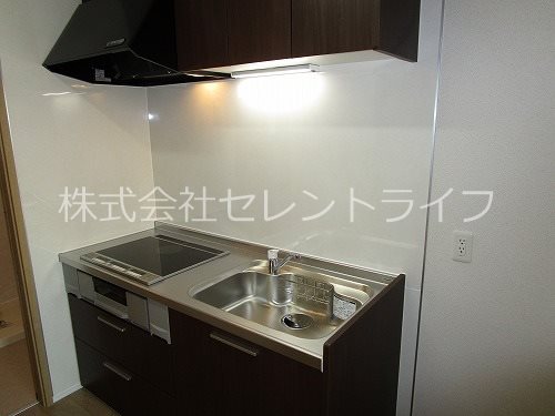 キッチン　システムキッチン（3口ＩＨコンロ）