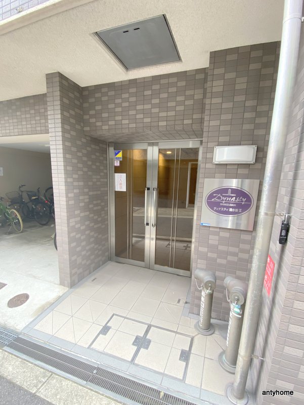 地下鉄谷町線 谷町六丁目駅 徒歩9分 11階建 築28年の外観写真