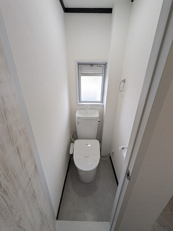 ＪＲ東海道本線 高塚駅 徒歩33分 3階建 築44年のトイレ写真