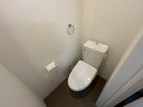 ＪＲ青梅線 小作駅 徒歩11分 3階建 築1年のトイレ写真
