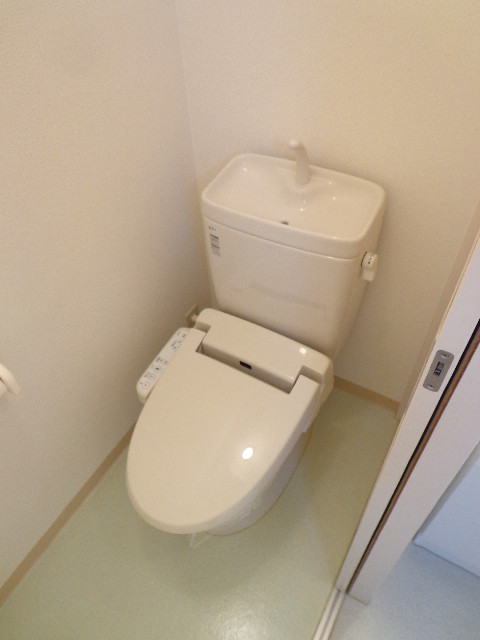 遠州鉄道 曳馬駅 徒歩16分 2階建 築17年のトイレ写真
