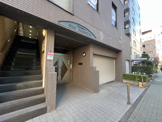 エントランス　清潔なエントランスです