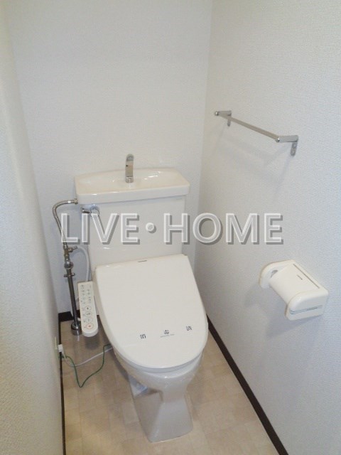 ＪＲ総武線 中野駅 徒歩10分 5階建 築29年のトイレ写真