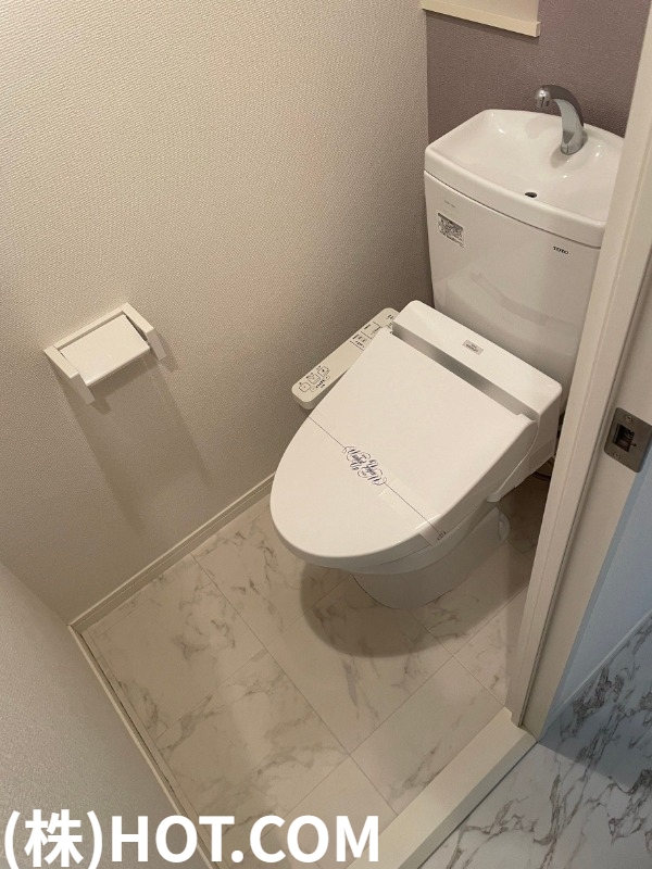 地下鉄空港線 東比恵駅 徒歩7分 8階建 築10年のトイレ写真