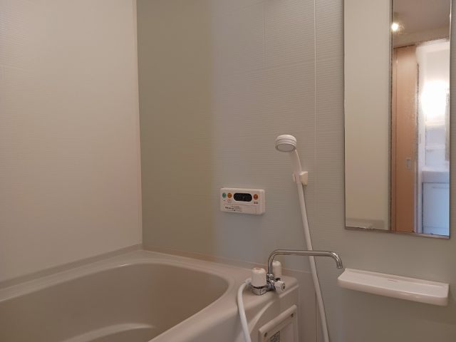 ウィングIIの風呂写真