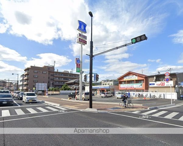 コンビニ　ローソン岡山津島南2丁目店（コンビニ）まで879m