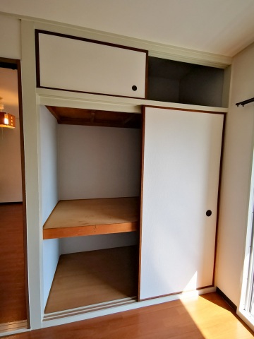 収納　各部屋1間の収納付き