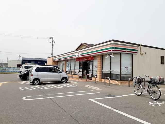 コンビニ　セブンイレブン　三木加佐店（コンビニ）まで202m