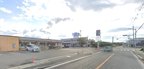 コンビニ　セブンイレブン 三木加佐店（コンビニ）まで247m