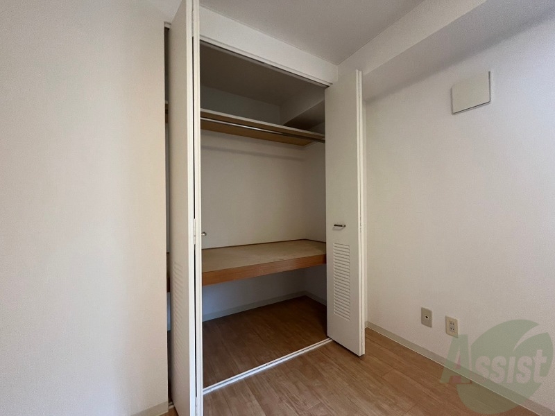 収納　寝室の収納です。部屋がすっきり片付きます。