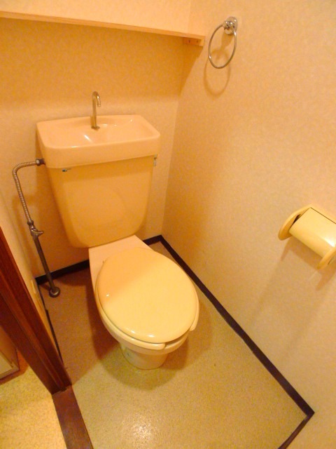 地下鉄鶴舞線 川名駅 徒歩7分 6階建 築32年のトイレ写真