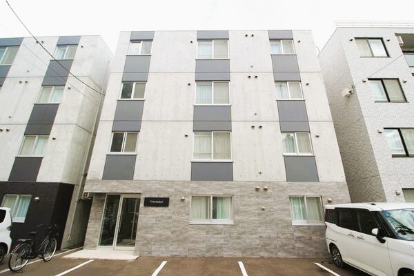 建物外観　☆地下鉄東西線発寒南駅まで徒歩3分！
