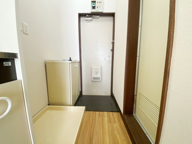 玄関　別号室の参考写真です。