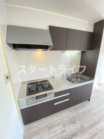 地下鉄御堂筋線 新大阪駅 徒歩10分 12階建 築44年のキッチン写真