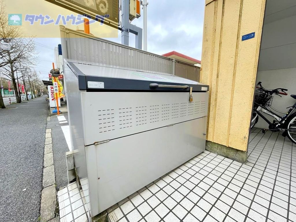 ＪＲ京葉線 稲毛海岸駅 徒歩10分 4階建 築37年の外観写真