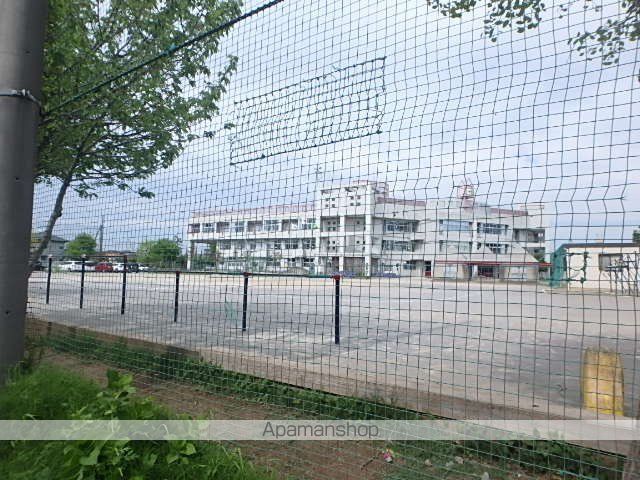小学校　川口市立戸塚北小学校（小学校）まで169m