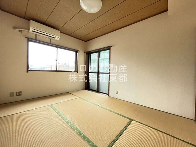 その他部屋・スペース　２面採光なので、明るく風通しのよい過ごしやすいお部屋です♪