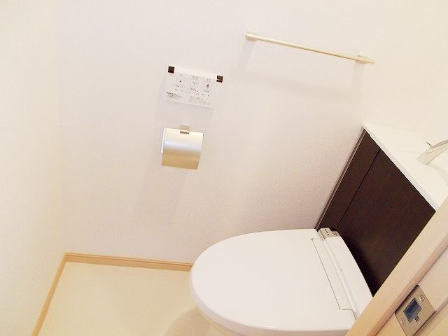ザ・マンション横須賀のトイレ写真