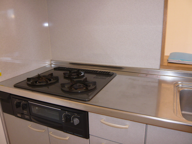 キッチン　３口ガスコンロ