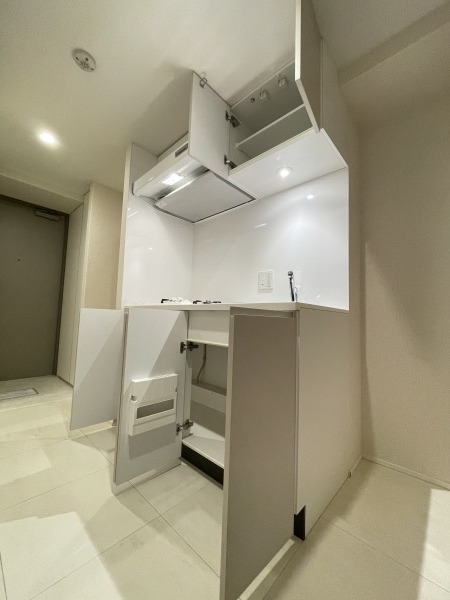 キッチン　※写真は類似間取り別部屋。色味等異なる場合があります。