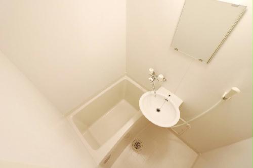 バス・シャワールーム　浴室乾燥機で雨や雪の日でもらくらくお洗濯！