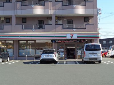 コンビニ　セブンイレブン豊橋下地町店（コンビニ）まで470m