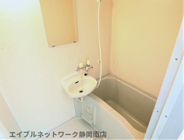 バス・シャワールーム　きれいなお風呂です