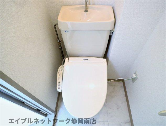 トイレ　温水洗浄便座付きトイレ♪
