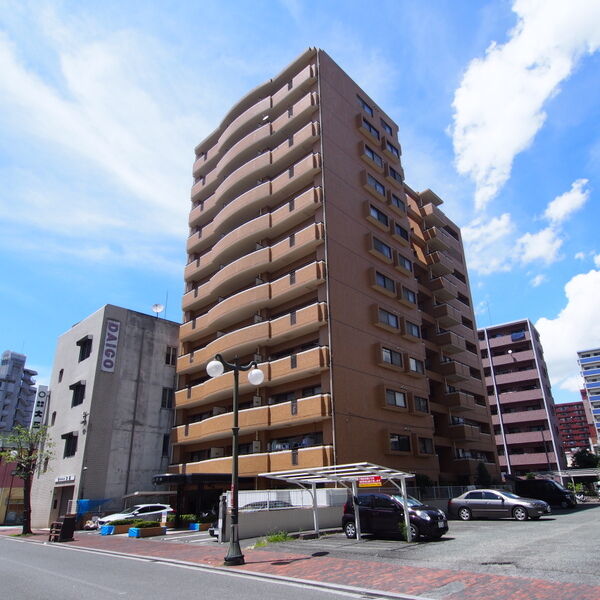 熊本市中央区上鍛冶屋町のマンションの建物外観