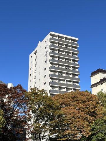 広島市中区東平塚町のマンションの建物外観