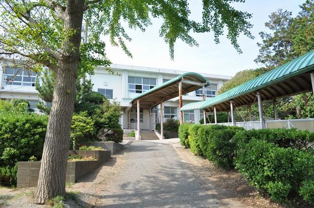 中学校　初声中学校（中学校）まで1408m