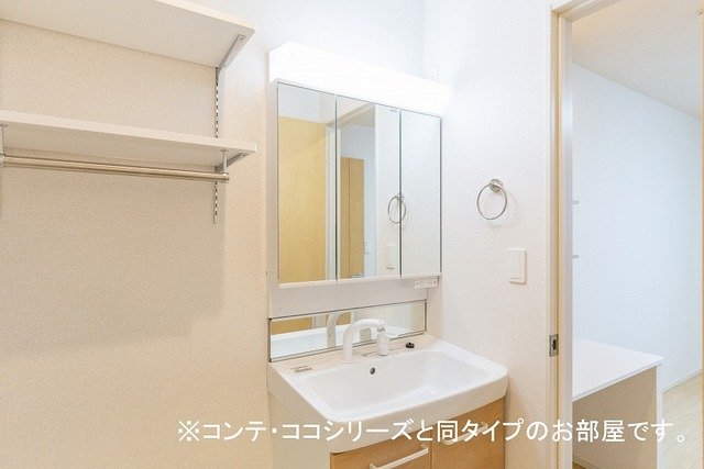 【姫路市野里のアパートの洗面設備】