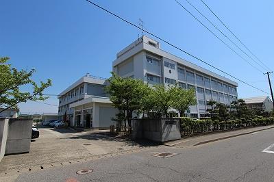 中学校　新潟市立小針中学校（中学校）まで716m