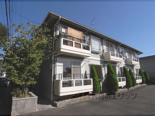 京都市北区西賀茂山ノ森町のアパートの建物外観