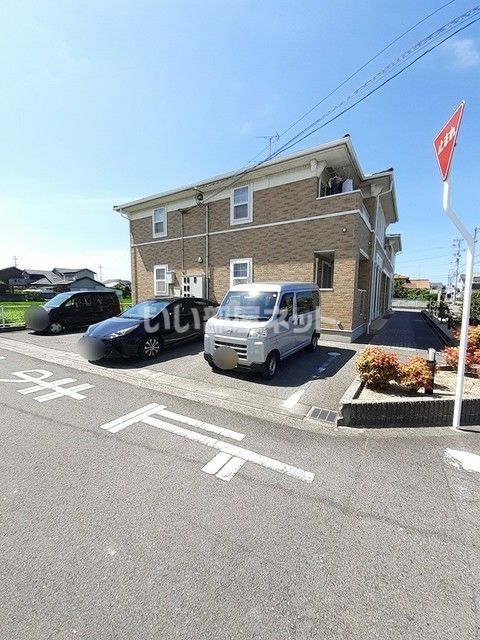 【新居浜市宇高町のアパートの駐車場】