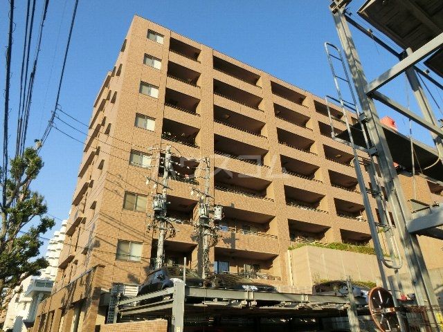 名古屋市千種区鍋屋上野町のマンションの建物外観