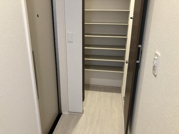 【D-room畑沢Bの玄関】