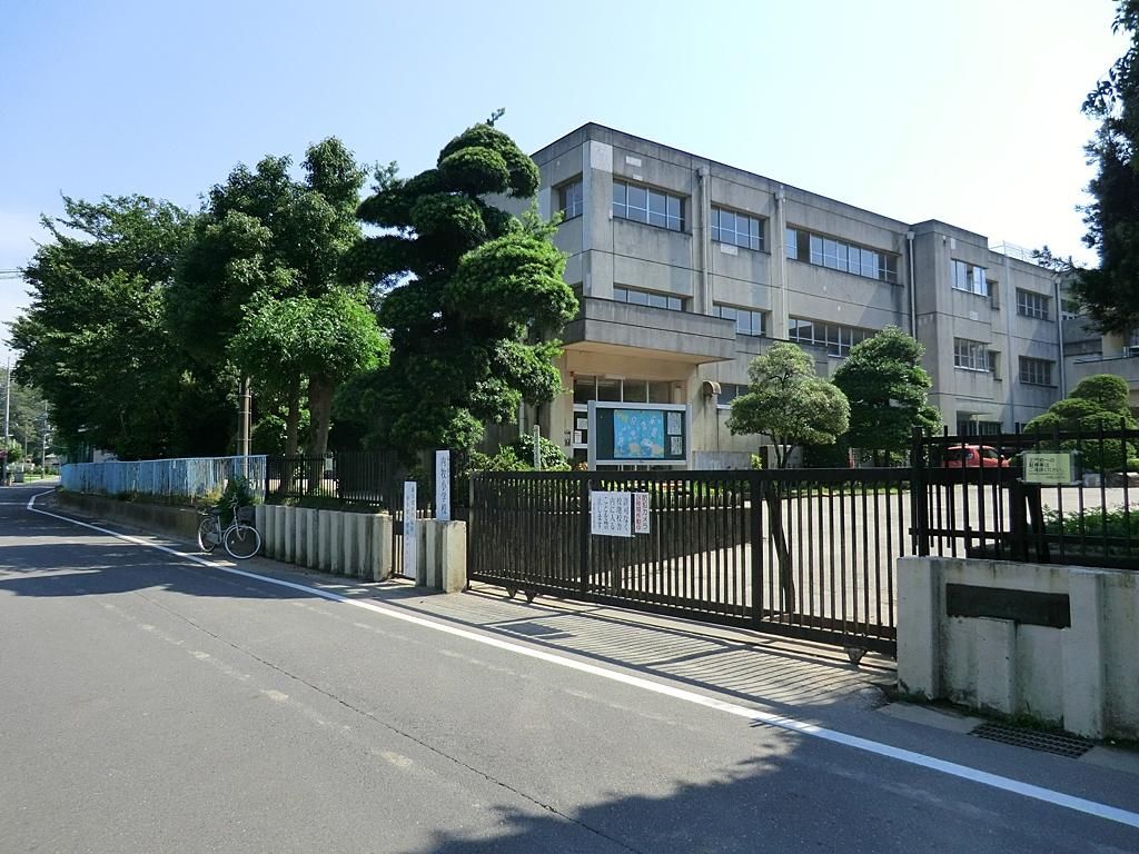 【ジュネシオン・サカエの小学校】