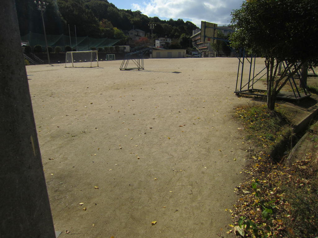 【安芸郡海田町南幸町のマンションの小学校】