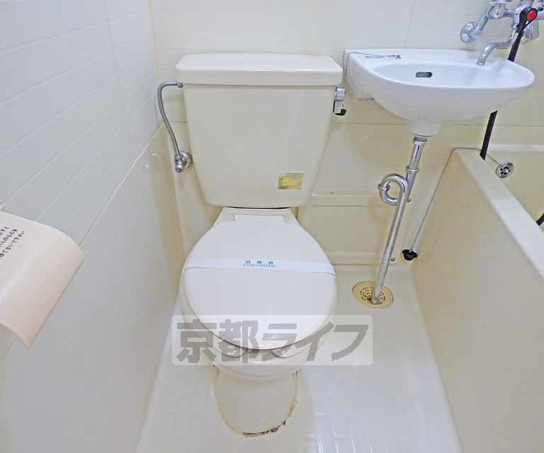 【京都市北区平野上柳町のマンションのトイレ】