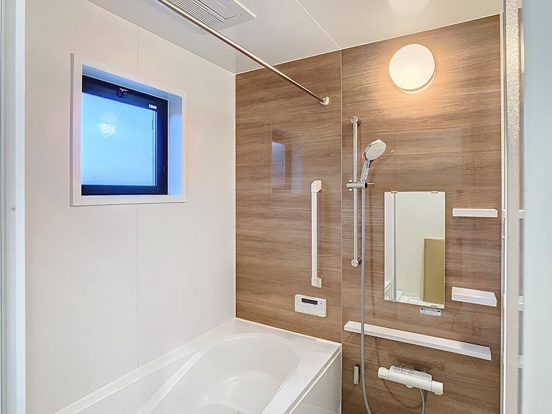 バス・シャワールーム　3種類の吐水モード搭載のシャワーヘッドです！