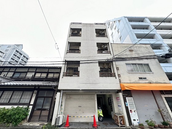 広島市中区舟入町のマンションの建物外観