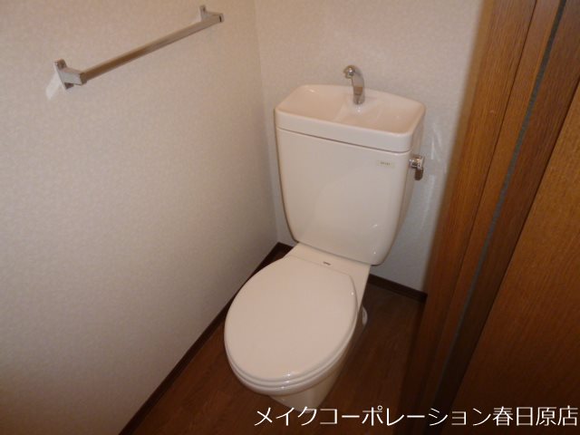 トイレ　写真は同型タイプ