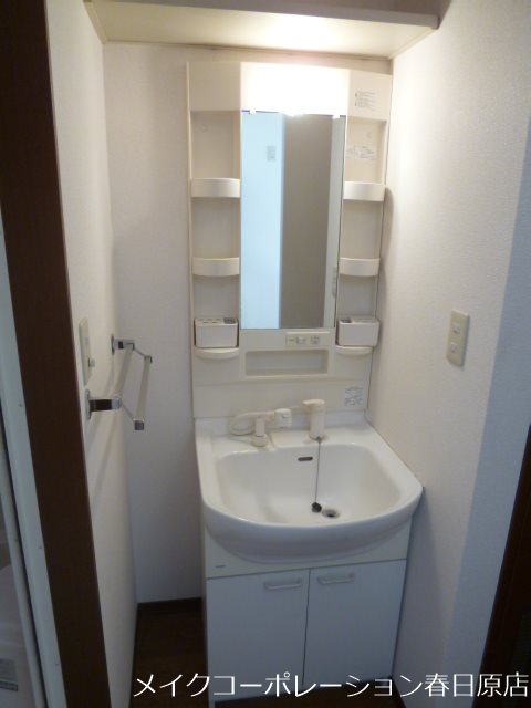 洗面設備　写真は同型タイプ