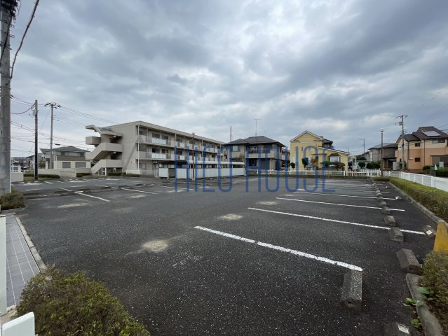 【鶴ヶ島新町ハイツの駐車場】