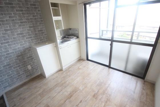 居室・リビング　※別部屋の写真です