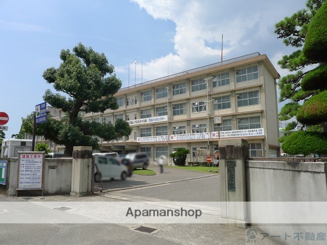 高校・高専　松山北高等学校（高校・高専）まで1706m