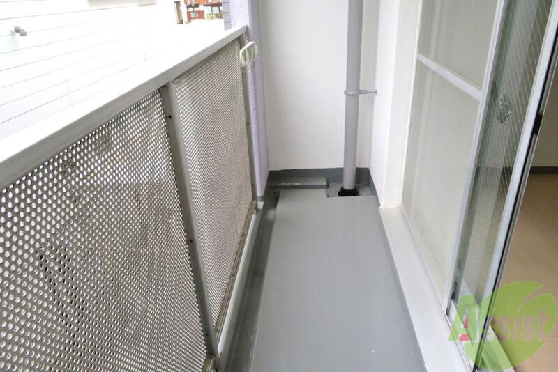 バルコニー　南向きのバルコニーでお洗濯もはかどりそうですね