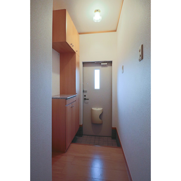 玄関　同じ建物の別の部屋