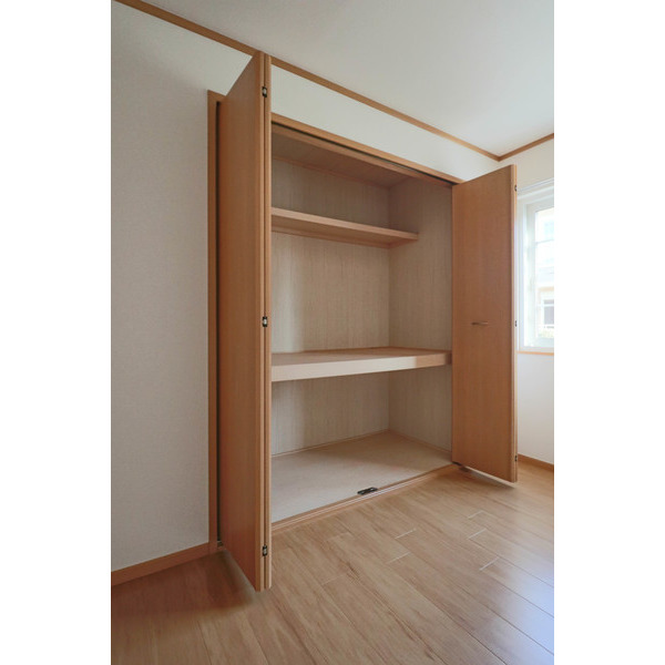 収納　同じ建物の別の部屋